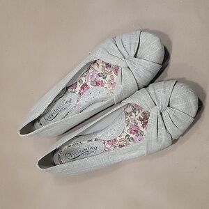 Cityclassified Twisted Front Ballet Flats, Size 7.5, Color is "Greige".